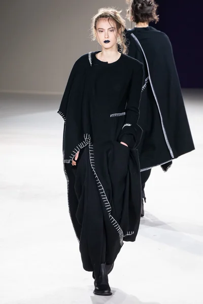Look 28